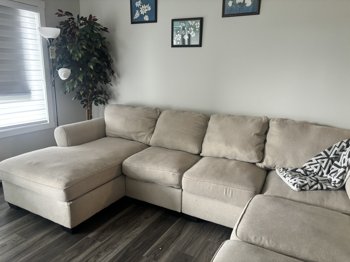 Sectional - photo 2