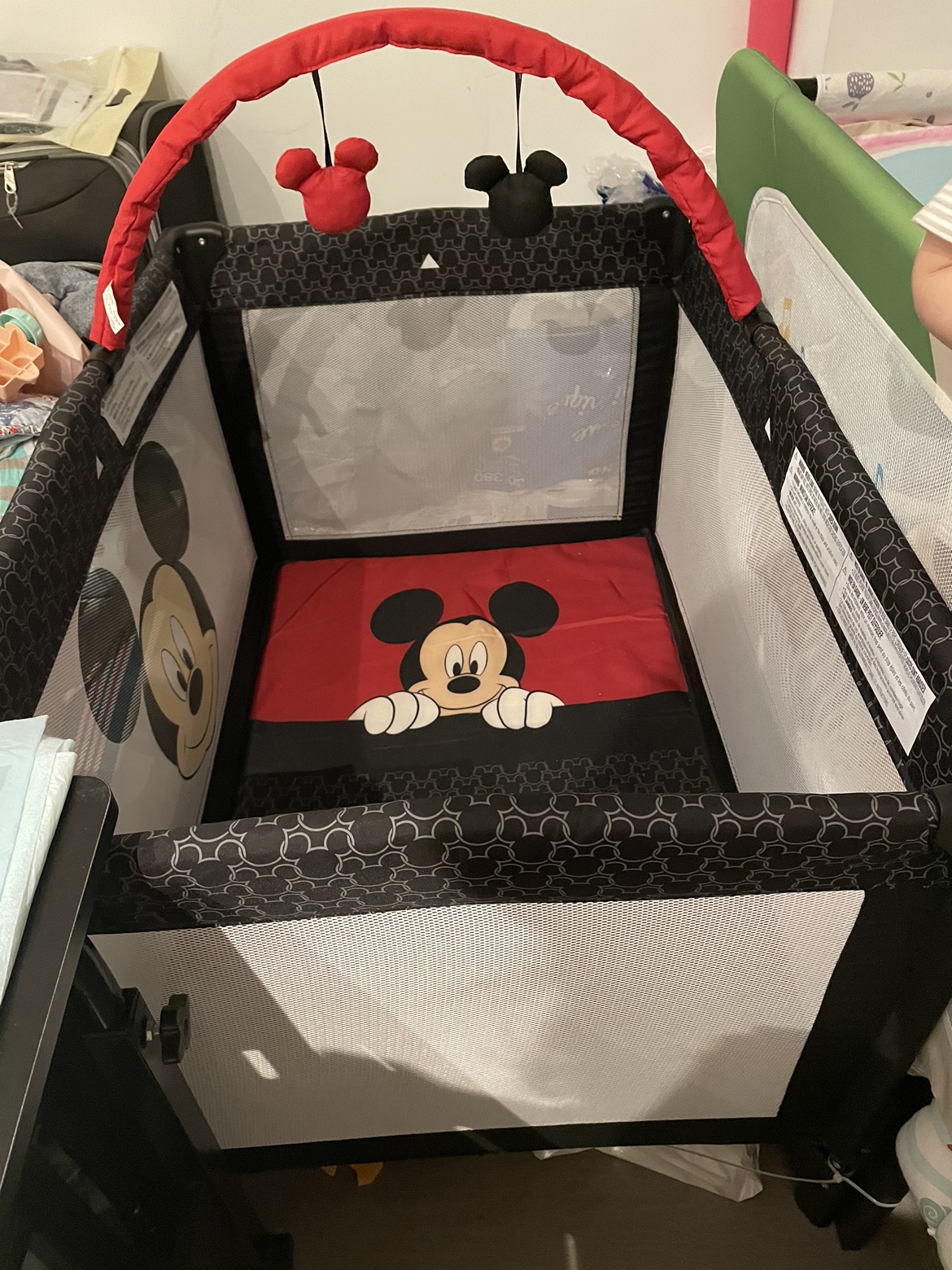 Disney Peeking Mickey Playard / Playpen