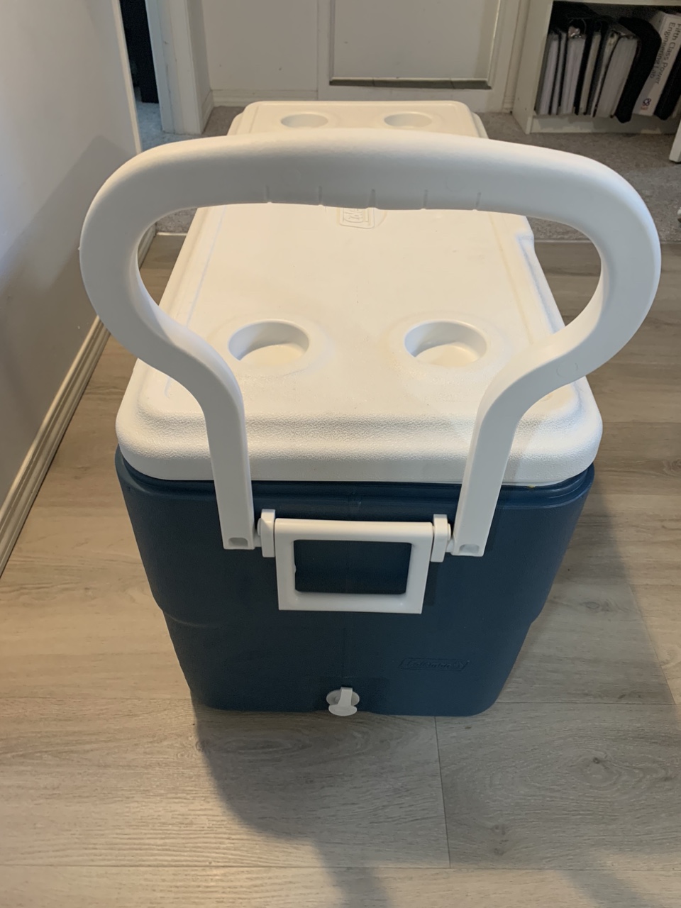 Coleman Xtreme5 Wheeled Cooler 100qt 94.6L - photo 2
