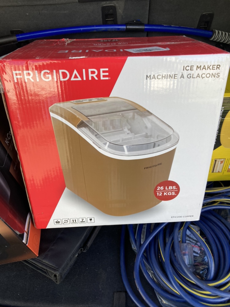 Ice maker