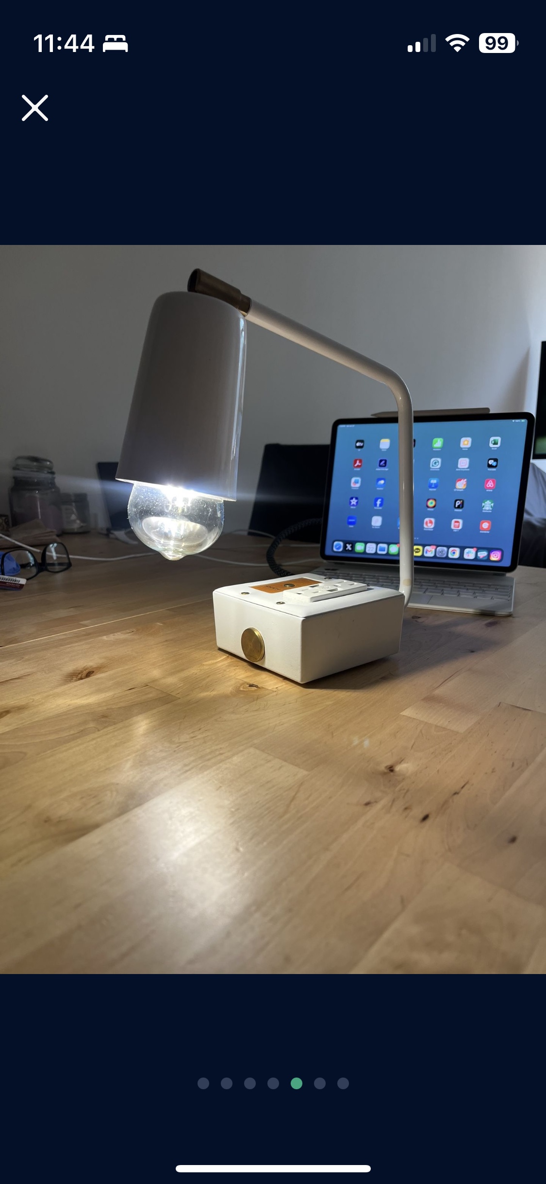 Bedside table lamp with a bulb image indicator(5)