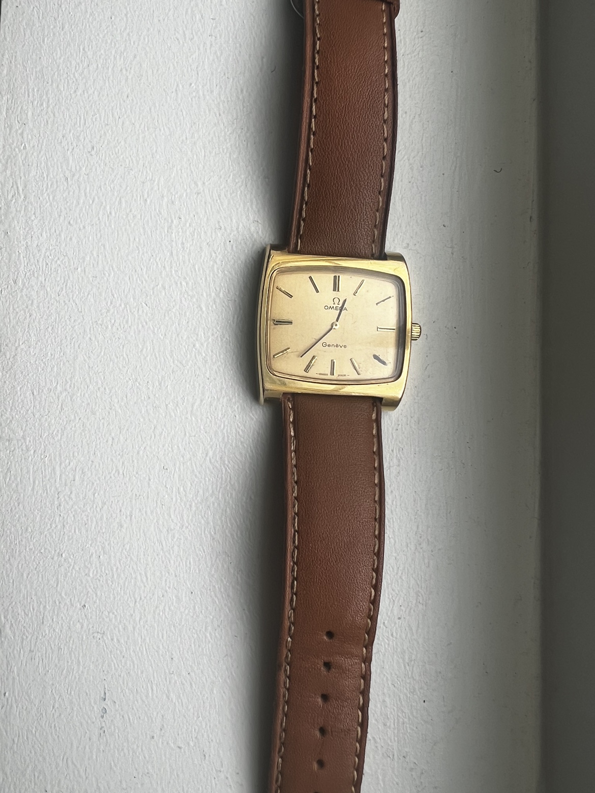 Vintage Omaga Automatic Watch image indicator(2)
