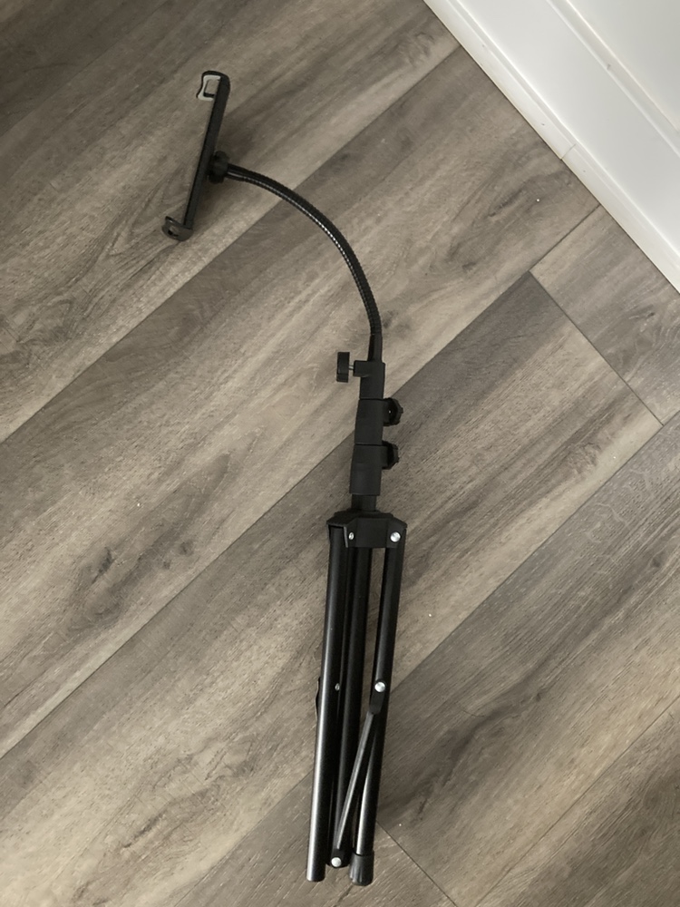 Tripod phone stand - photo 2