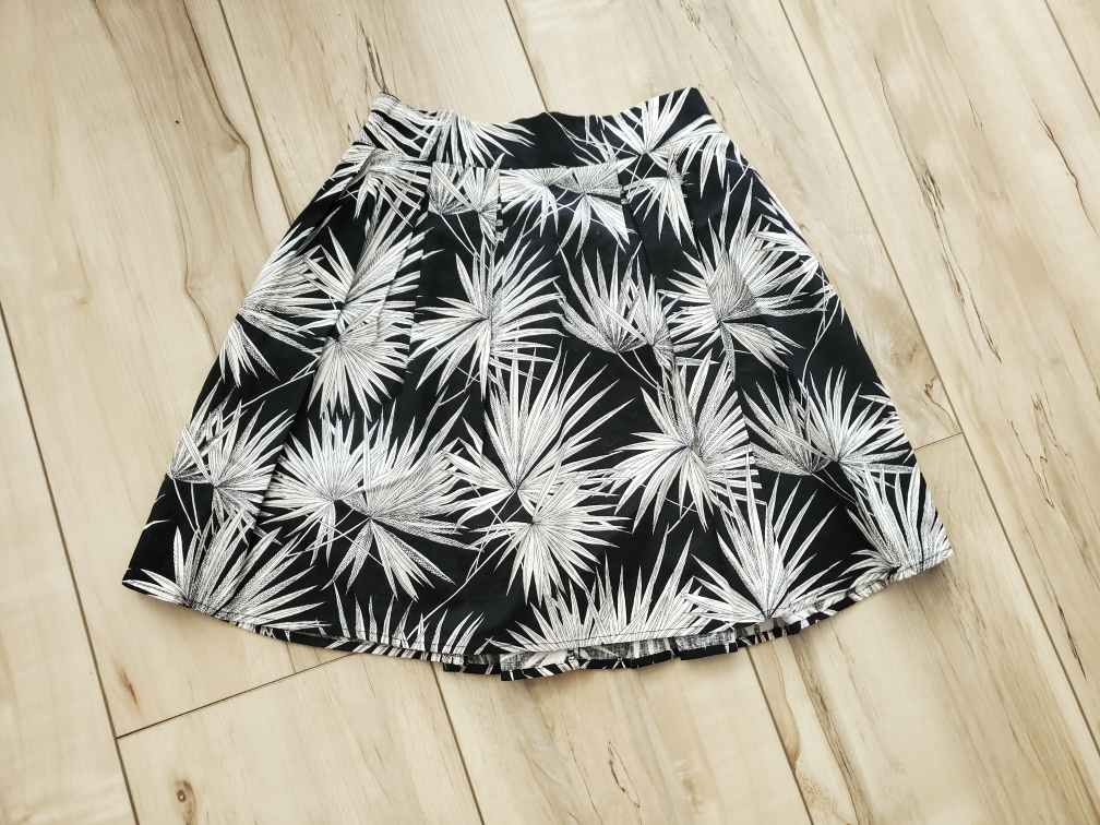 Skirt thumbnail