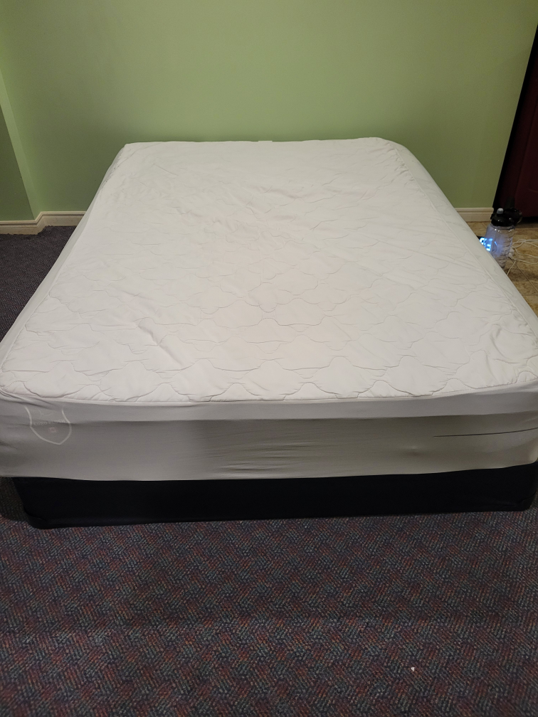 Full / double size 12" mattress and 7" spring box