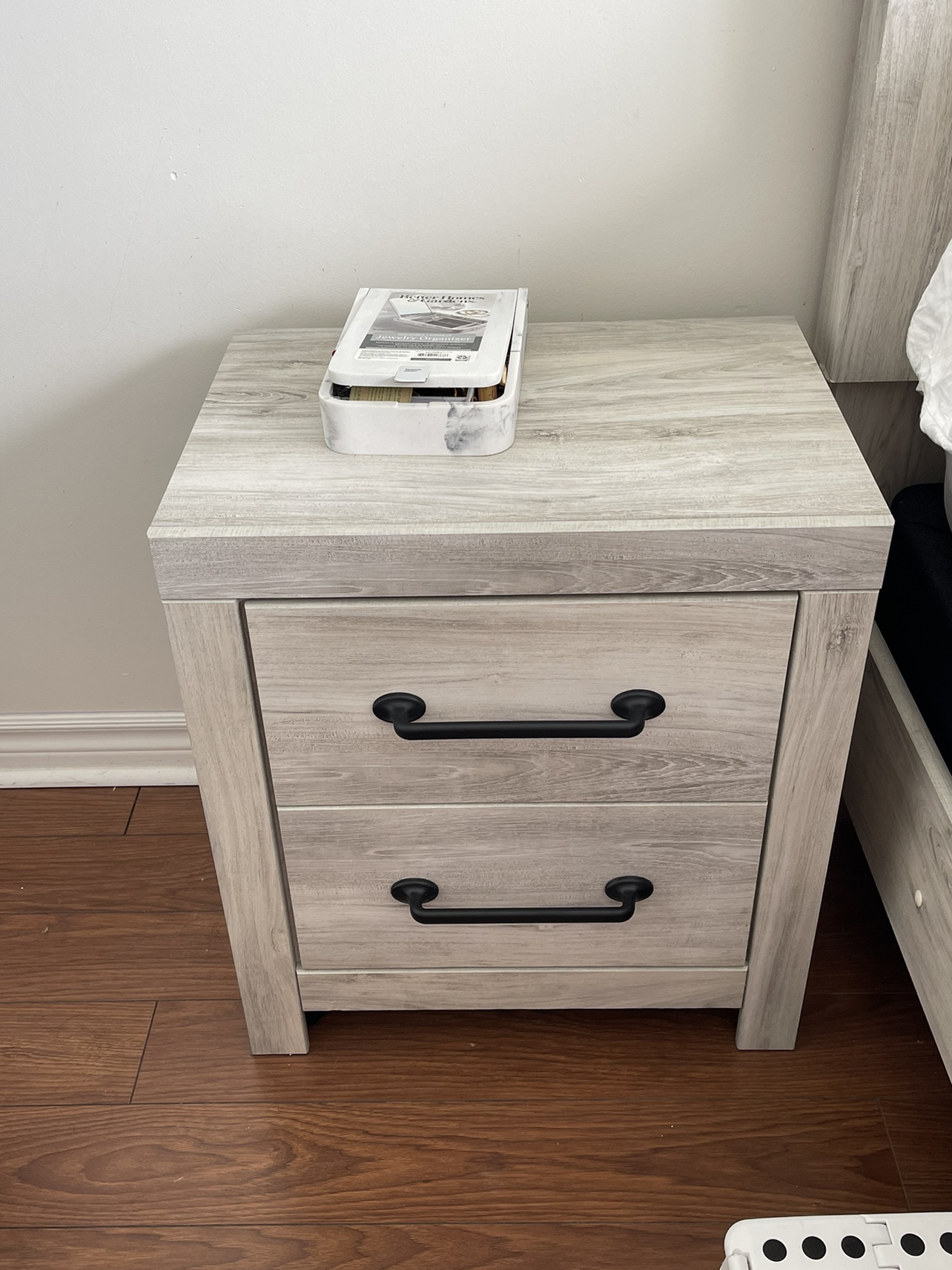 2 Night stand