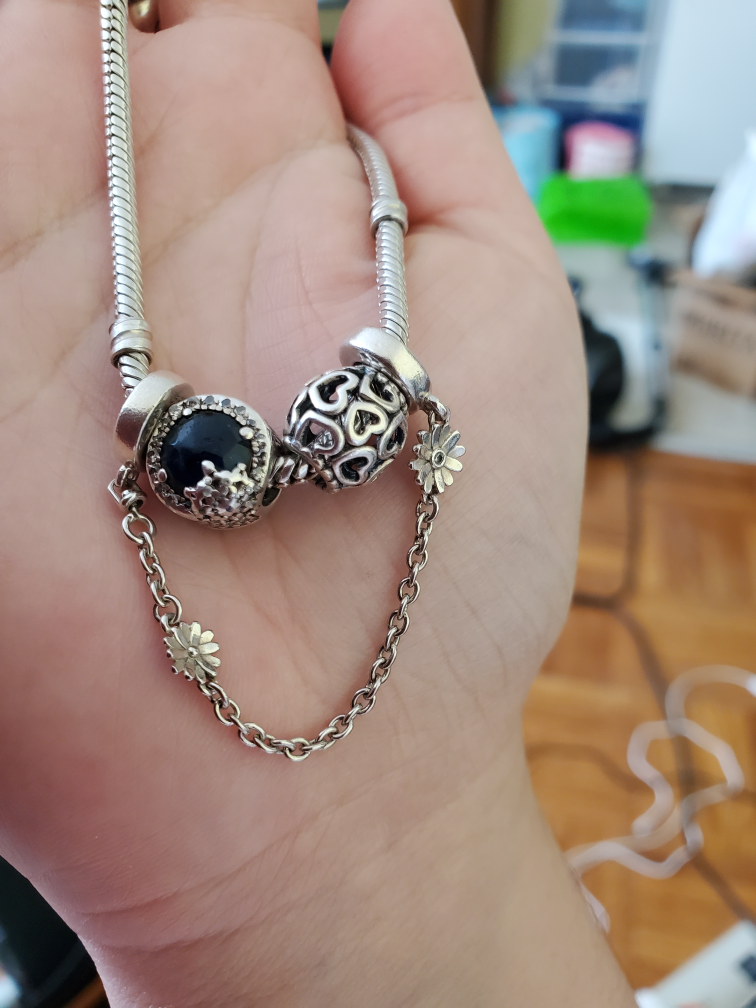 pandora bracelet with charms image indicator(2)