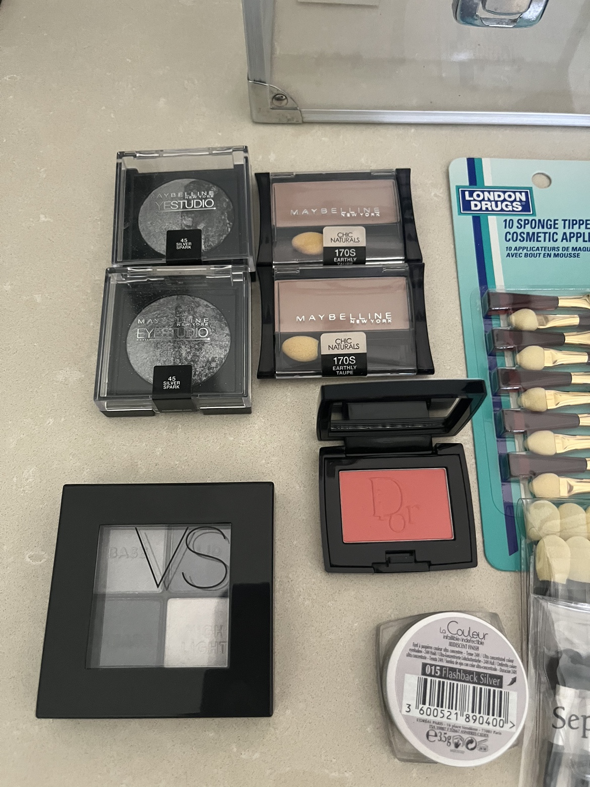 makeup items bundle with box - photo 2