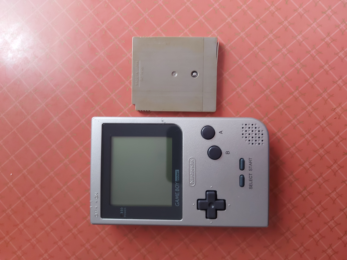 Game boy poket  with Mario