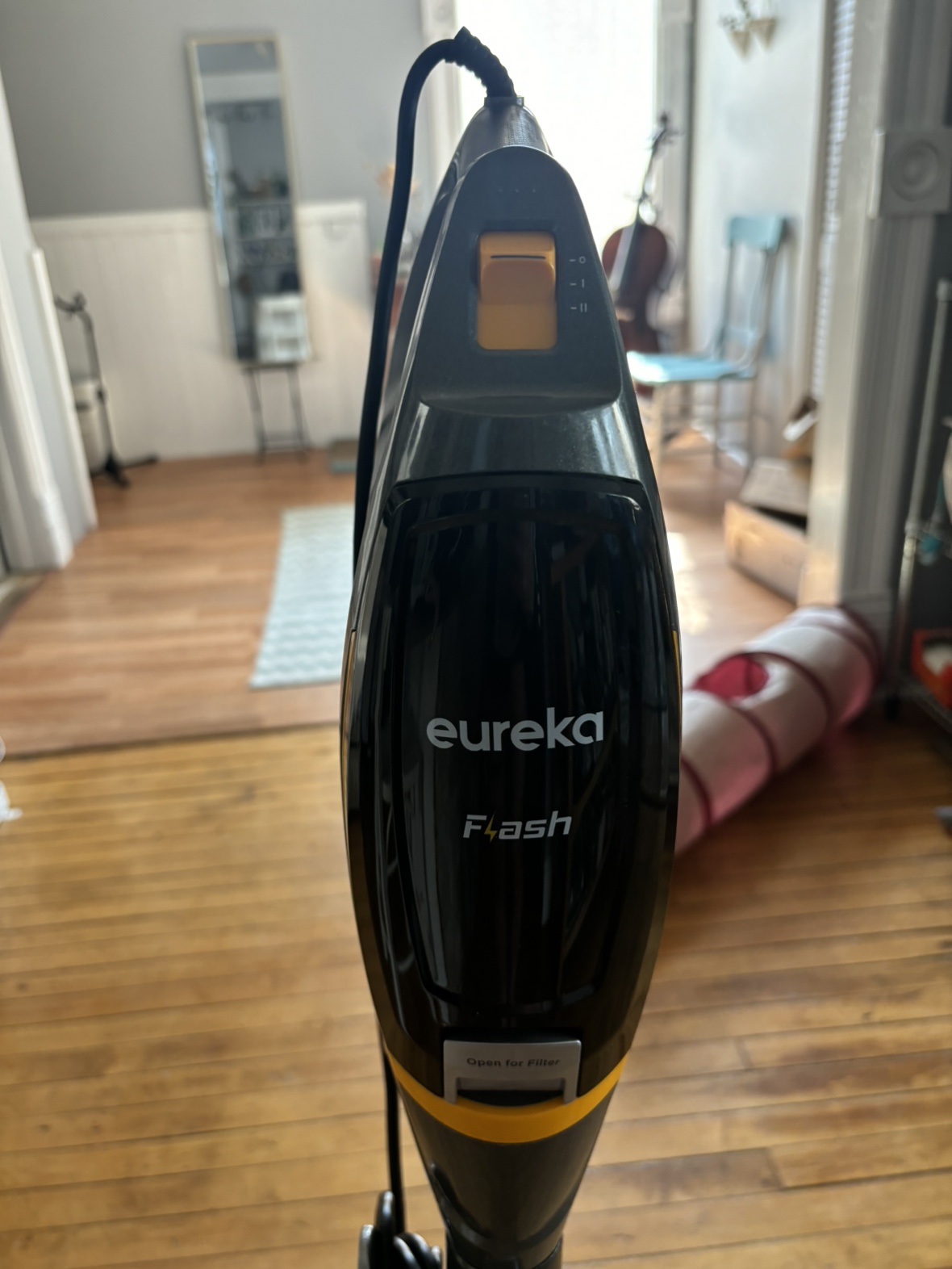 Eureka Flash vacuum cleaner - photo 3