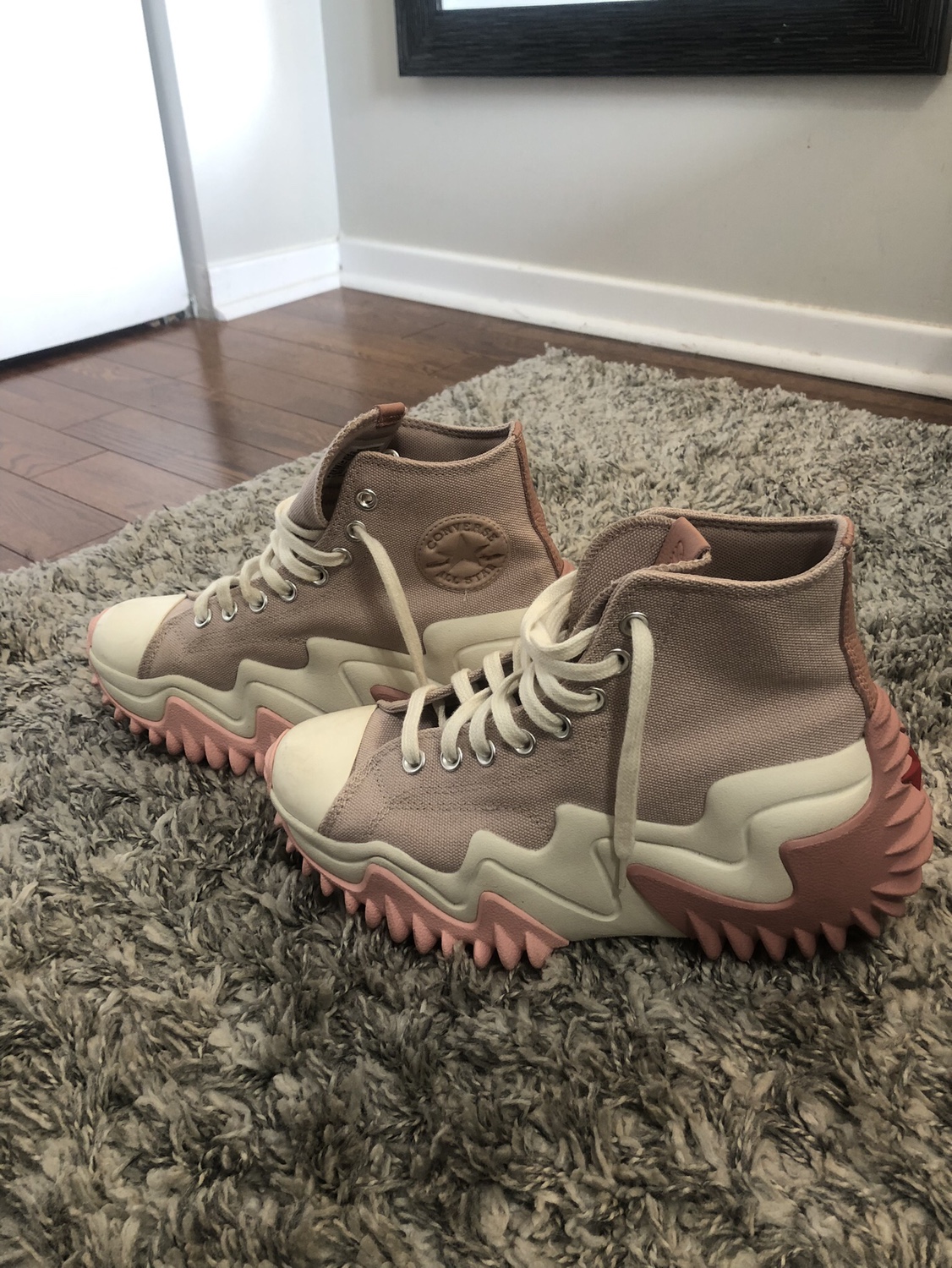 Unisex Pink Converse : Motion Platform Star