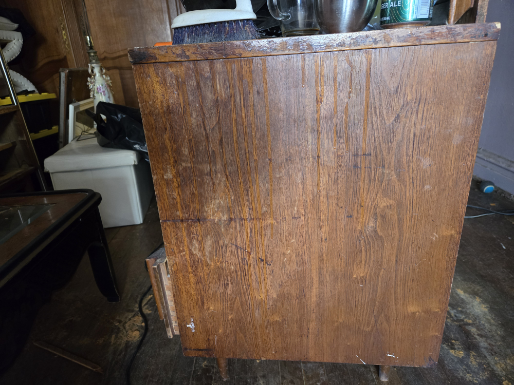 1950s Art Deco dresser/mirror.  Needs restoration. - photo 3