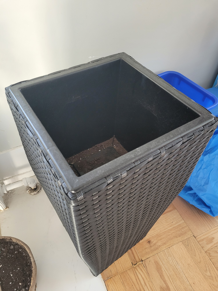 Plant pot (moving sale) - photo 2
