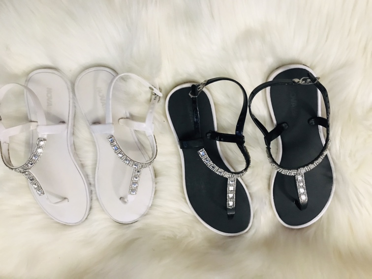 🖤🤍 X2 Girls Sandals🤍🖤 image indicator(4)
