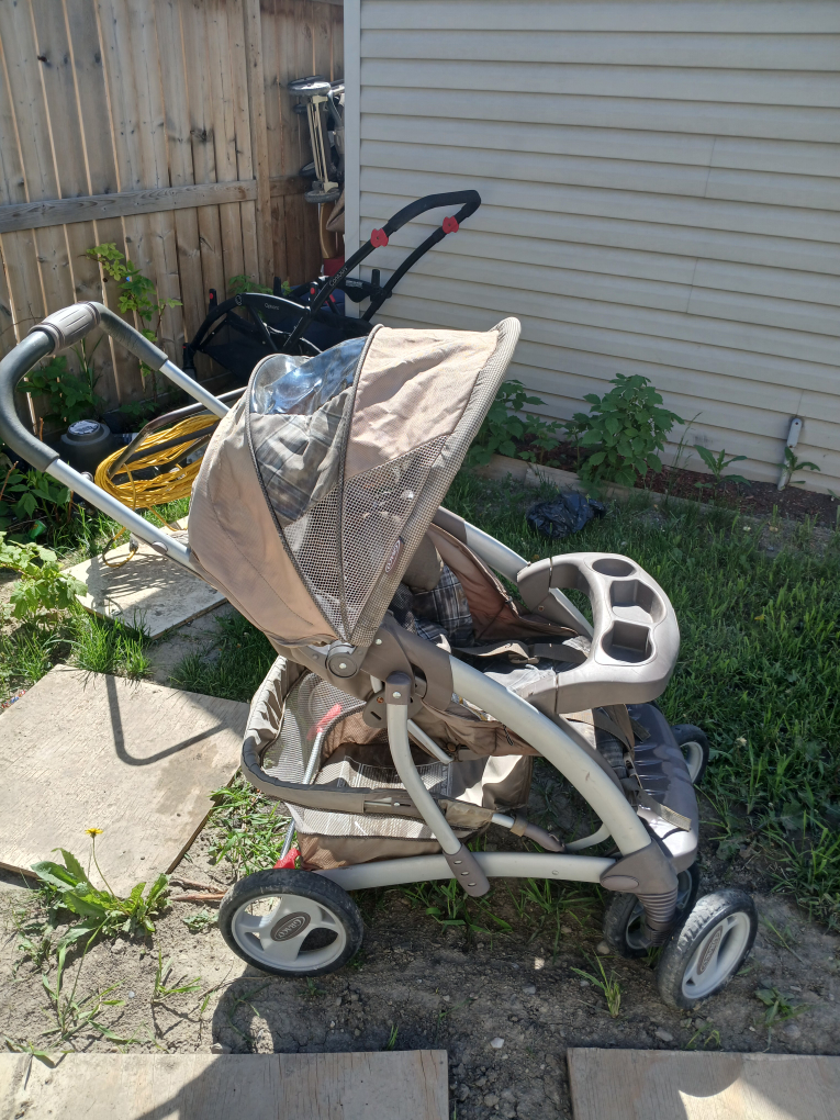 Graco stroller FCFS CASH ONLY - photo 3