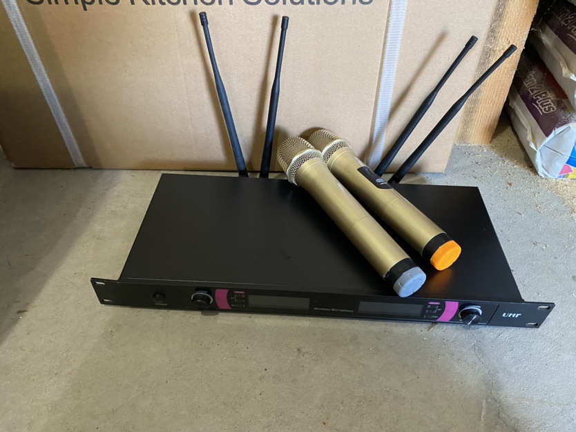 Wireless microphone with 2 handheld - photo 3