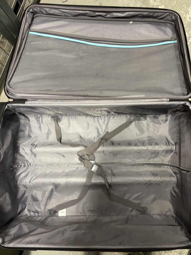 Travel luggage 30 inch - photo 5