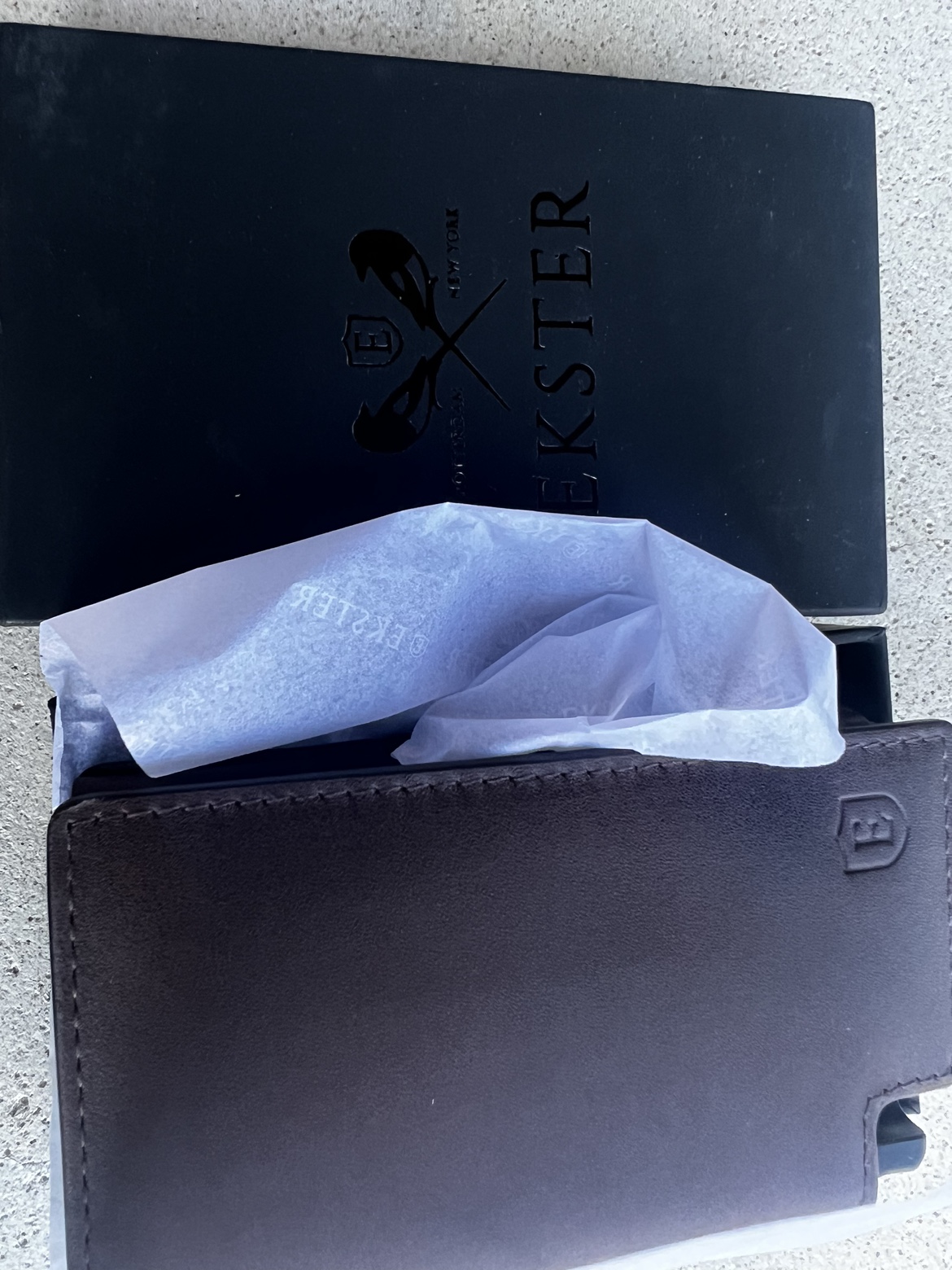 Esketer Male wallet with tracker image indicator(5)