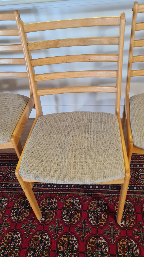 4 dining room chairs - photo 2