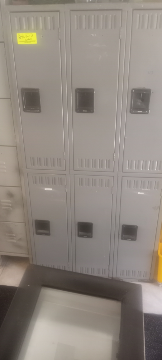 6 door storage locker