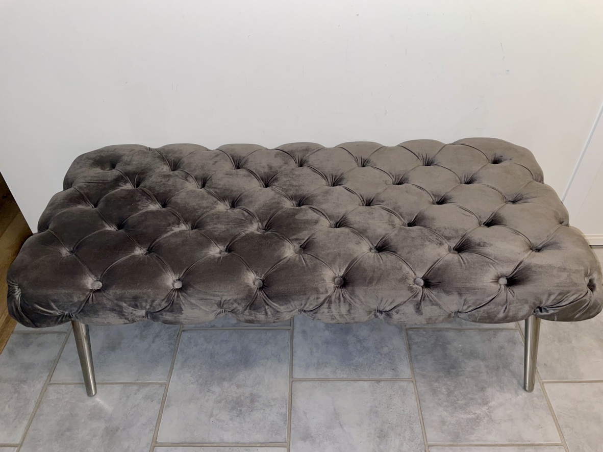 Tufted gray velvet bench - photo 3