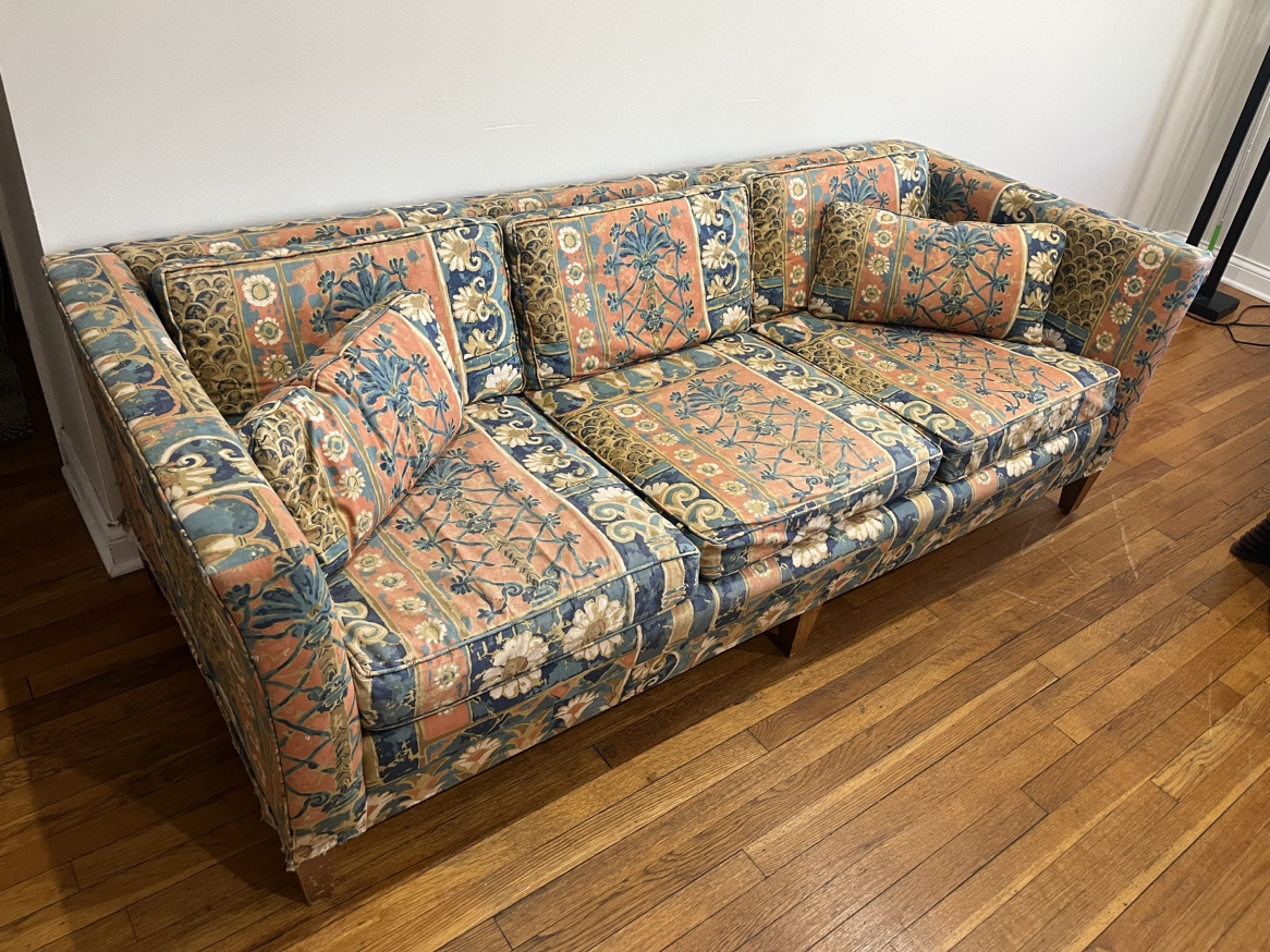 Vintage Floral Couch - photo 2