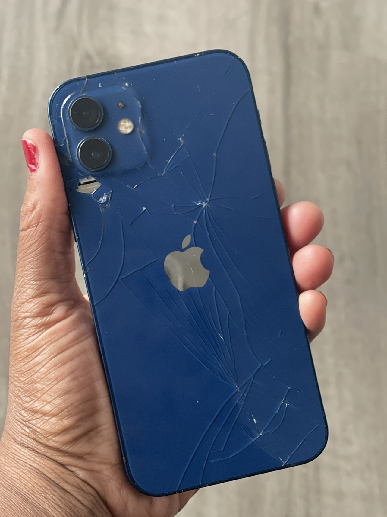 iPhone 12 - photo 3