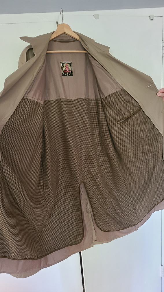 Trench Coat Size L-XL - photo 2