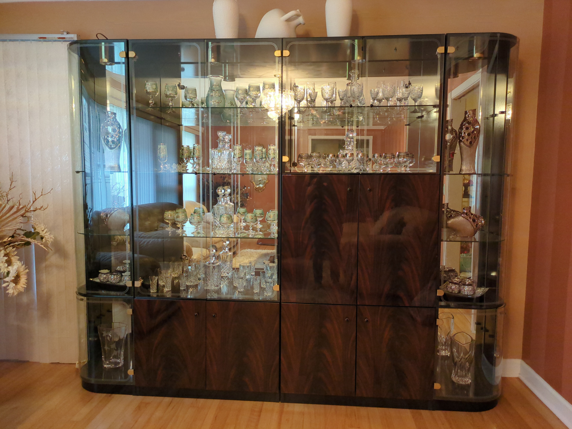 beautiful china cabinet - photo 2
