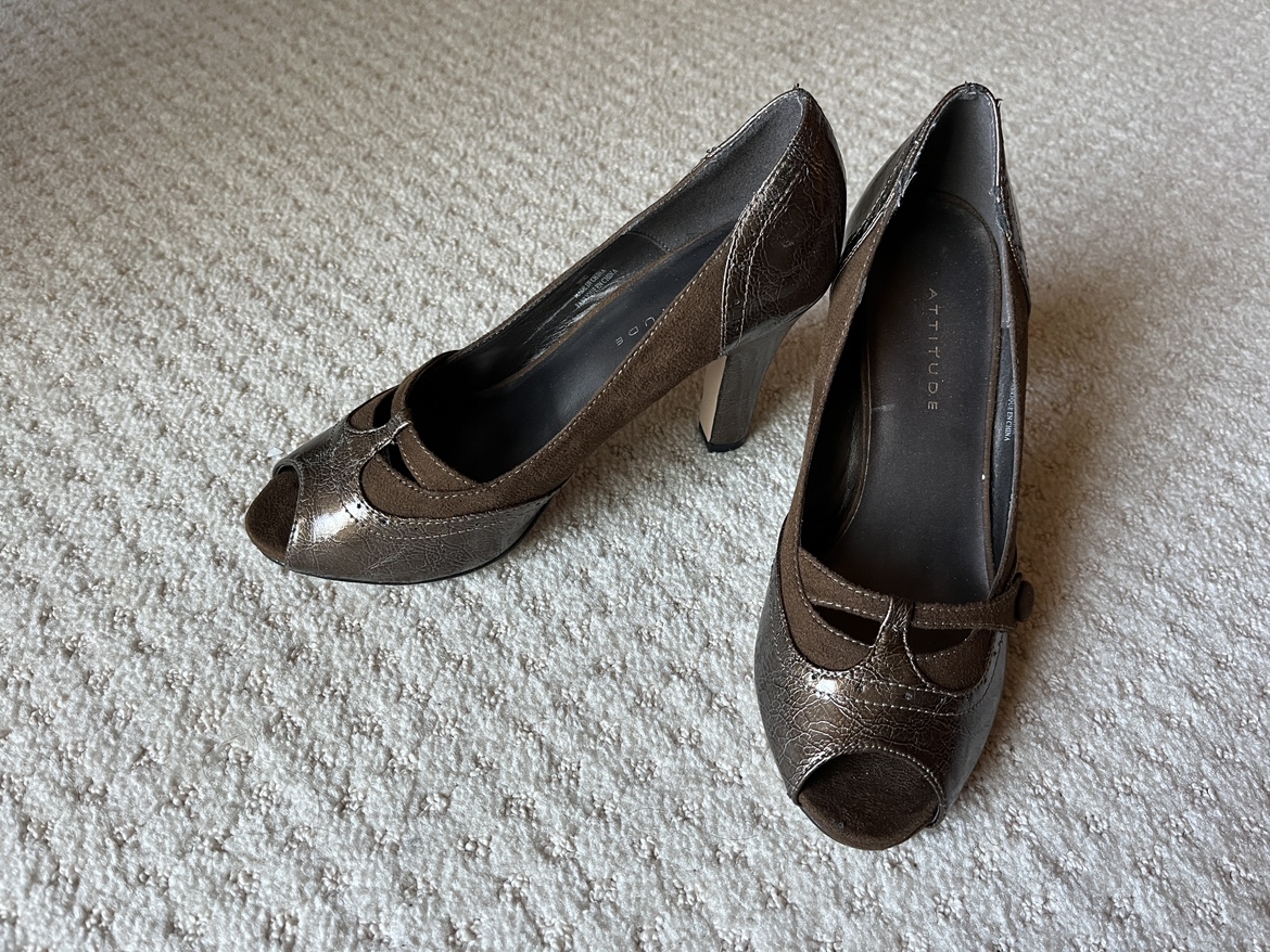 Women’s shoes - size 7.5