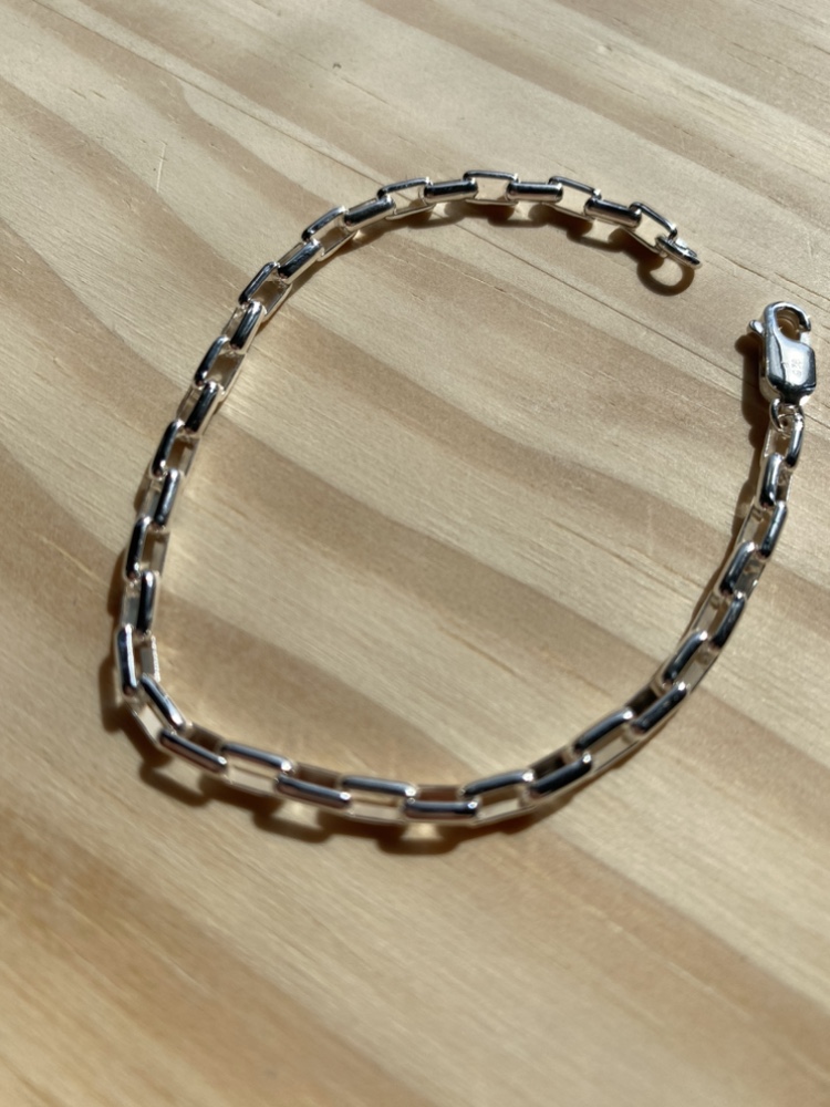 Mejuri Sterling Silver Wide Box Chain Bracelet image indicator(3)