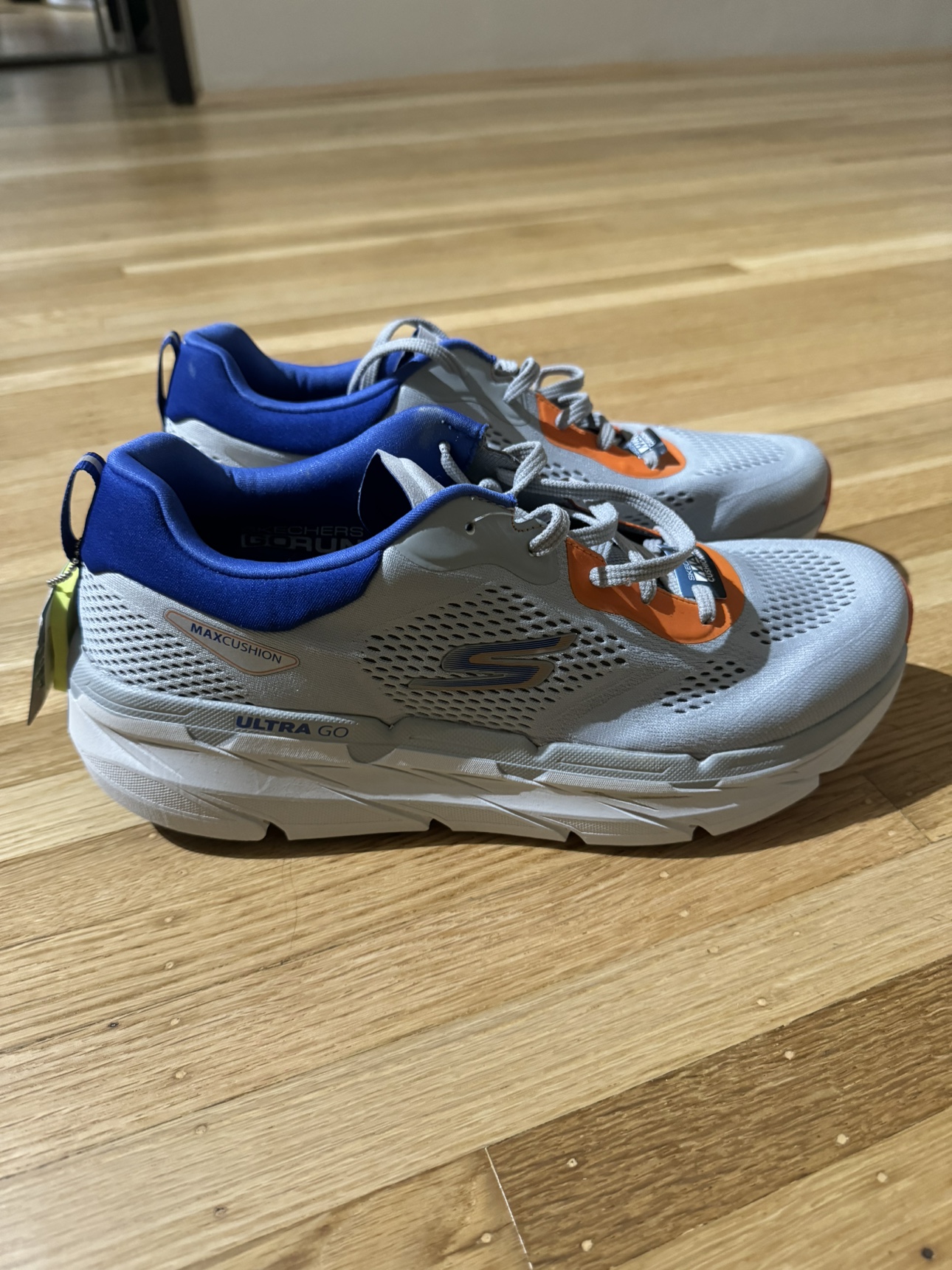 SKECHERS