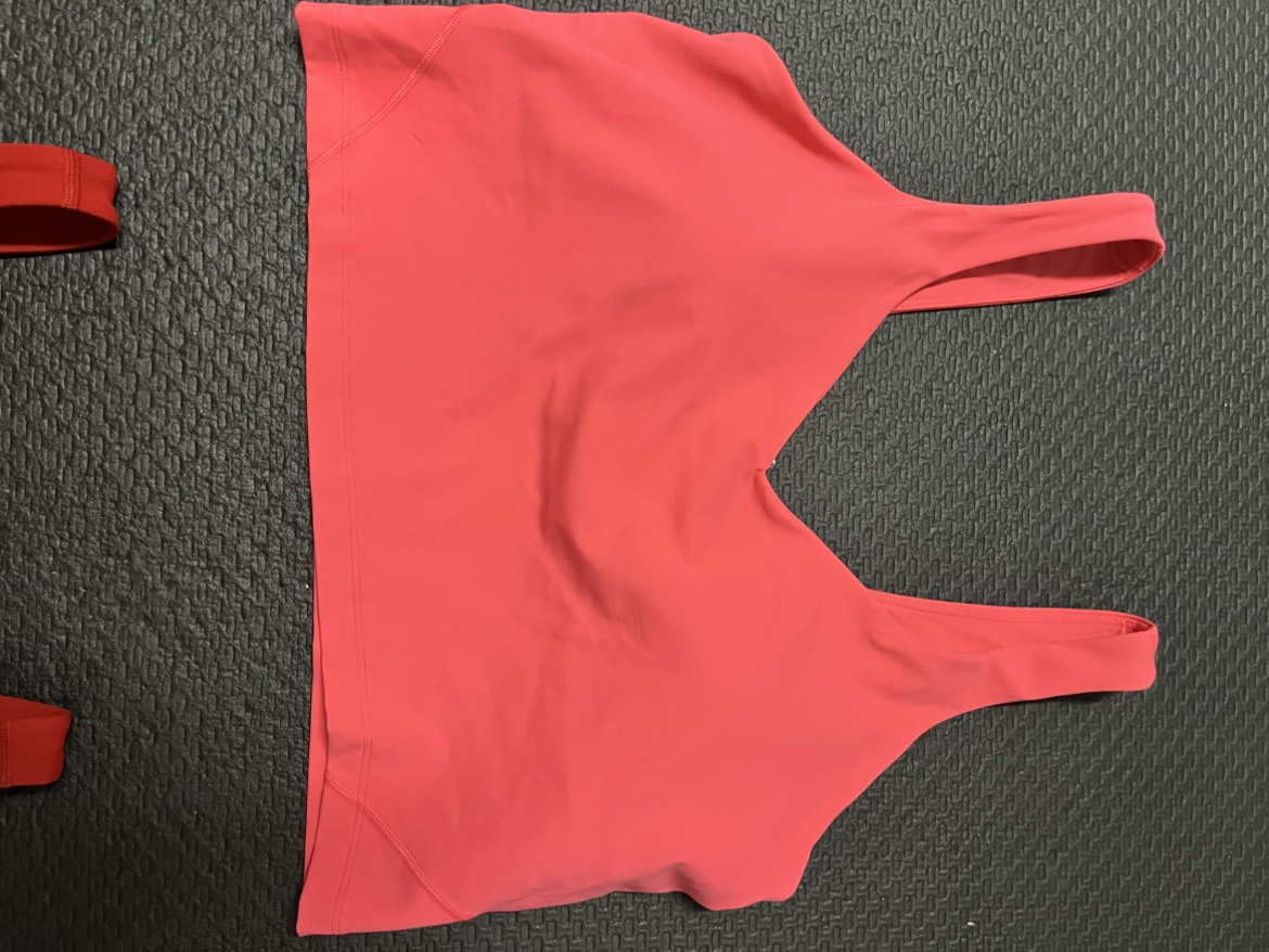 Lululemon yoga tank too - photo 5