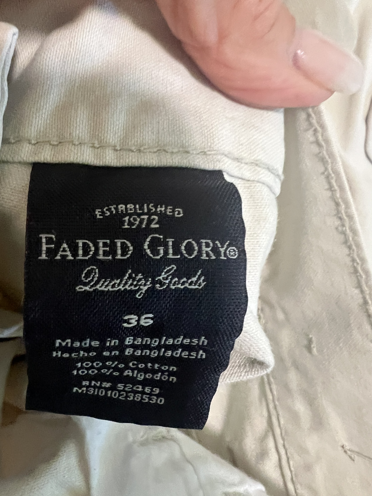 Mens surf shorts and cargo shorts image indicator(5)