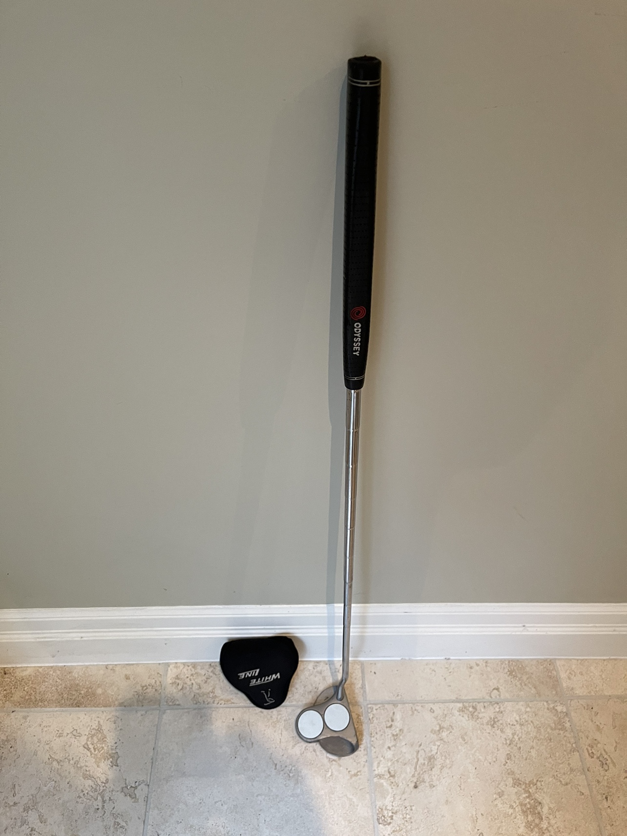 Original Odyssey White Hot 2-Ball Putter 35" Mens Right Handed image indicator(4)