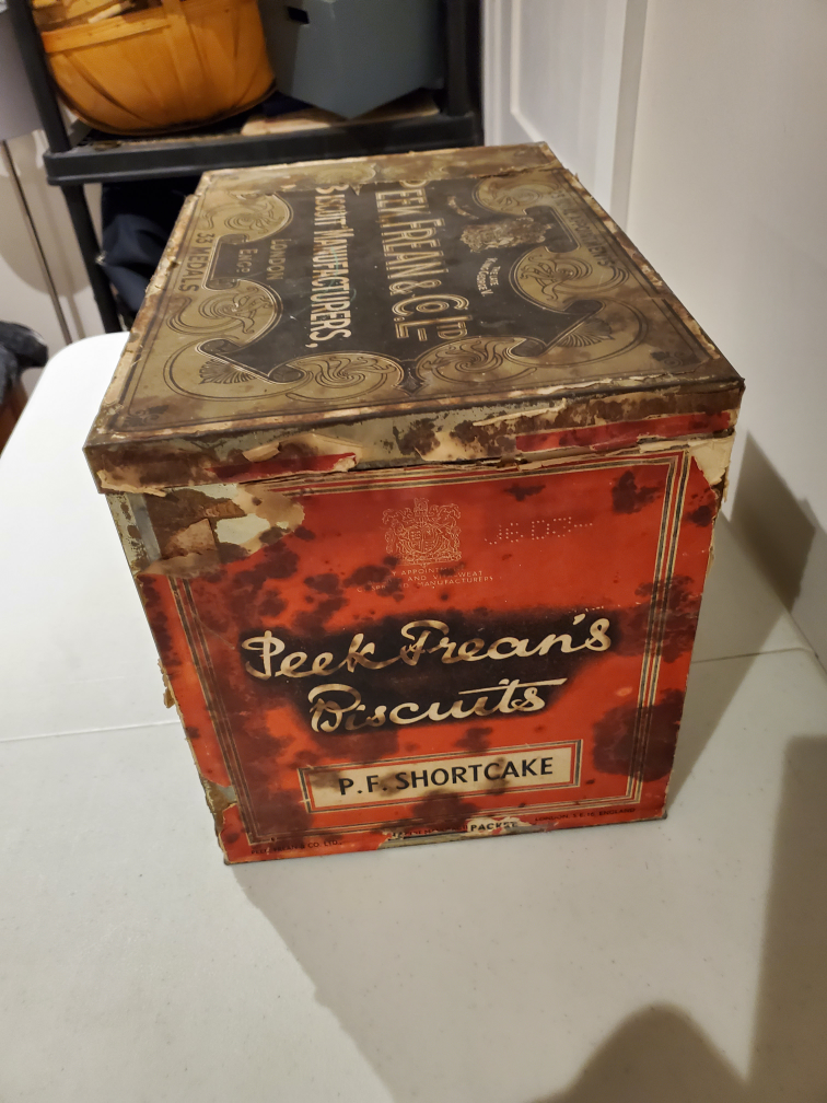 Antique Tin Peek Frean Biscuits Box - photo 2