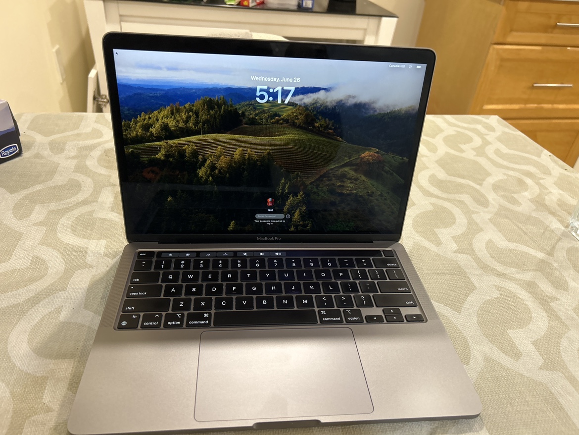 MacBook Pro 16gb + adapter