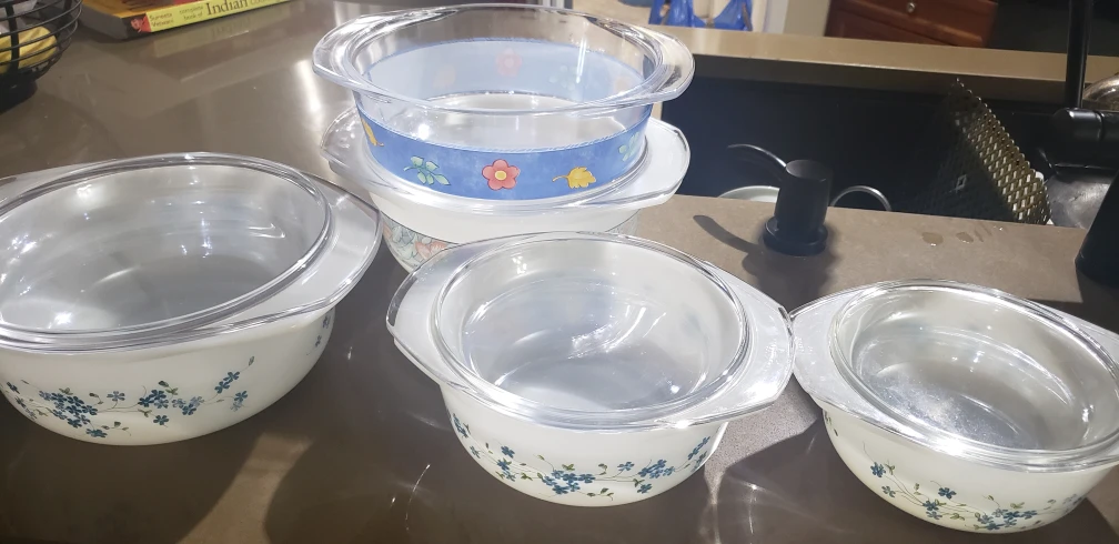 Set of 5 serving Bowls