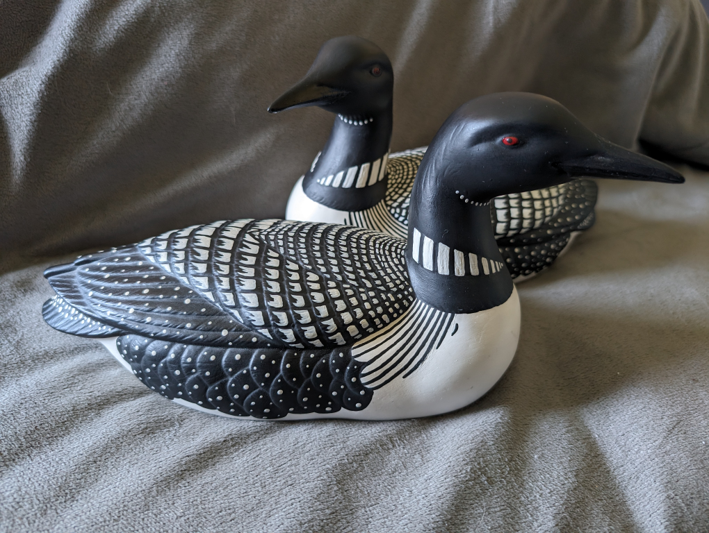 VINTAGE Loon Baby on Back Figurine Ceramic Hand Painted Signed - photo 2