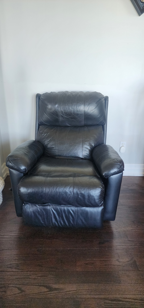 Very comfortable recliner chair