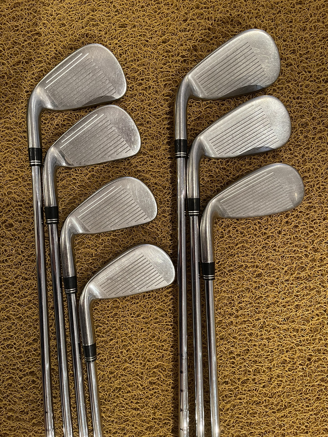 Taylormade R7 Golf Club Set Regular Flex 4-PW Right Handed image indicator(2)