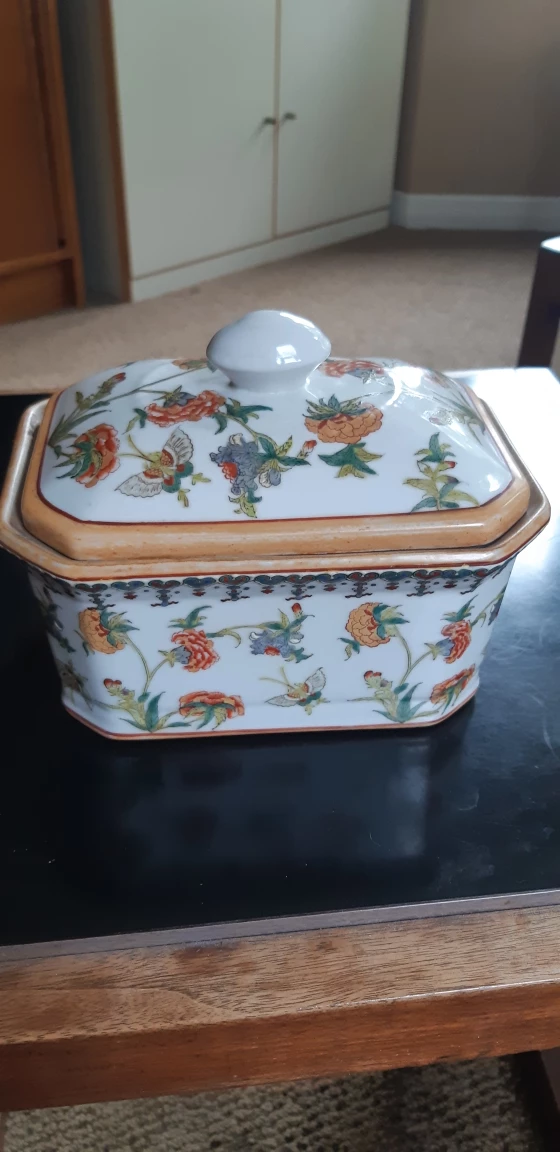 Vintage Chinese container thumbnail