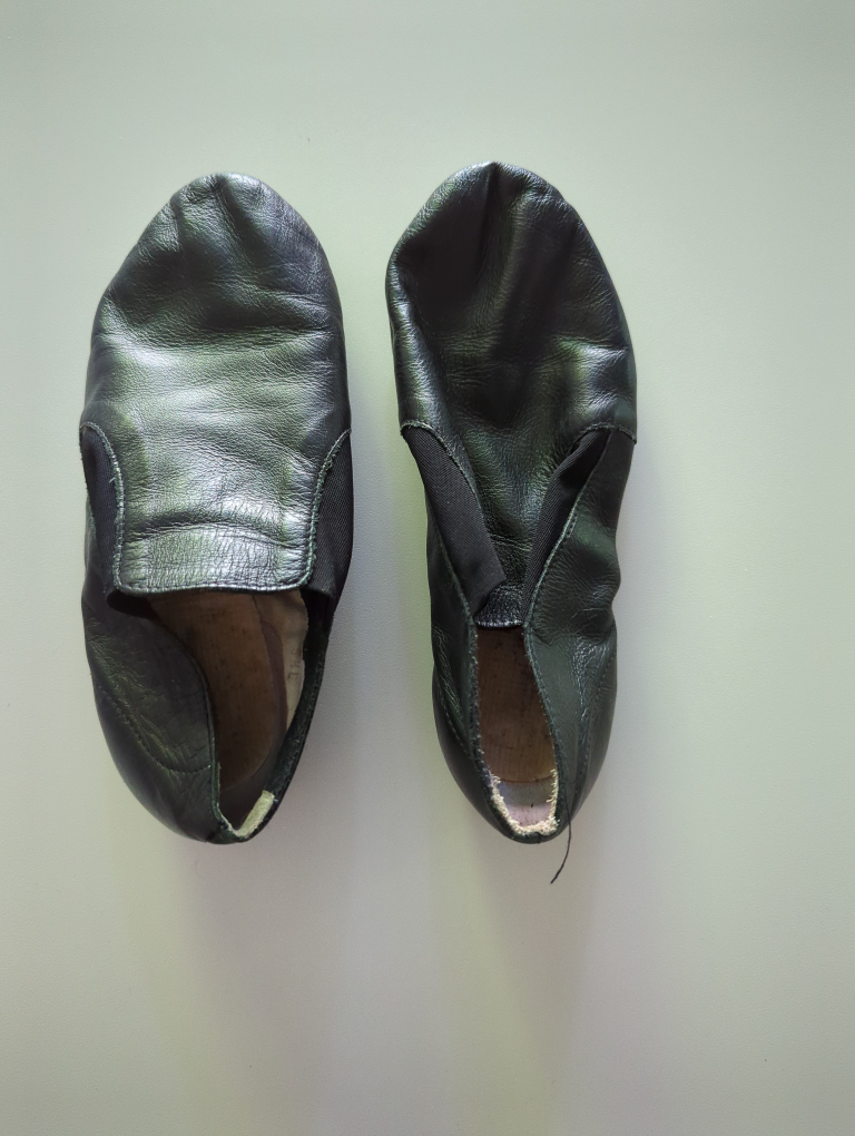 Black leather split sole jazz shoes size 5