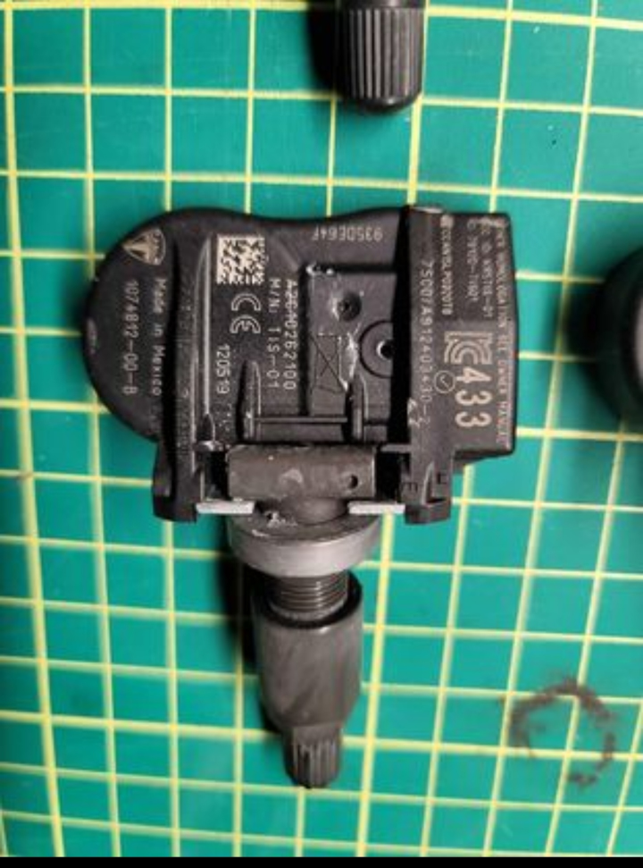 Tesla Model 3 TPMS set of 4 - photo 2