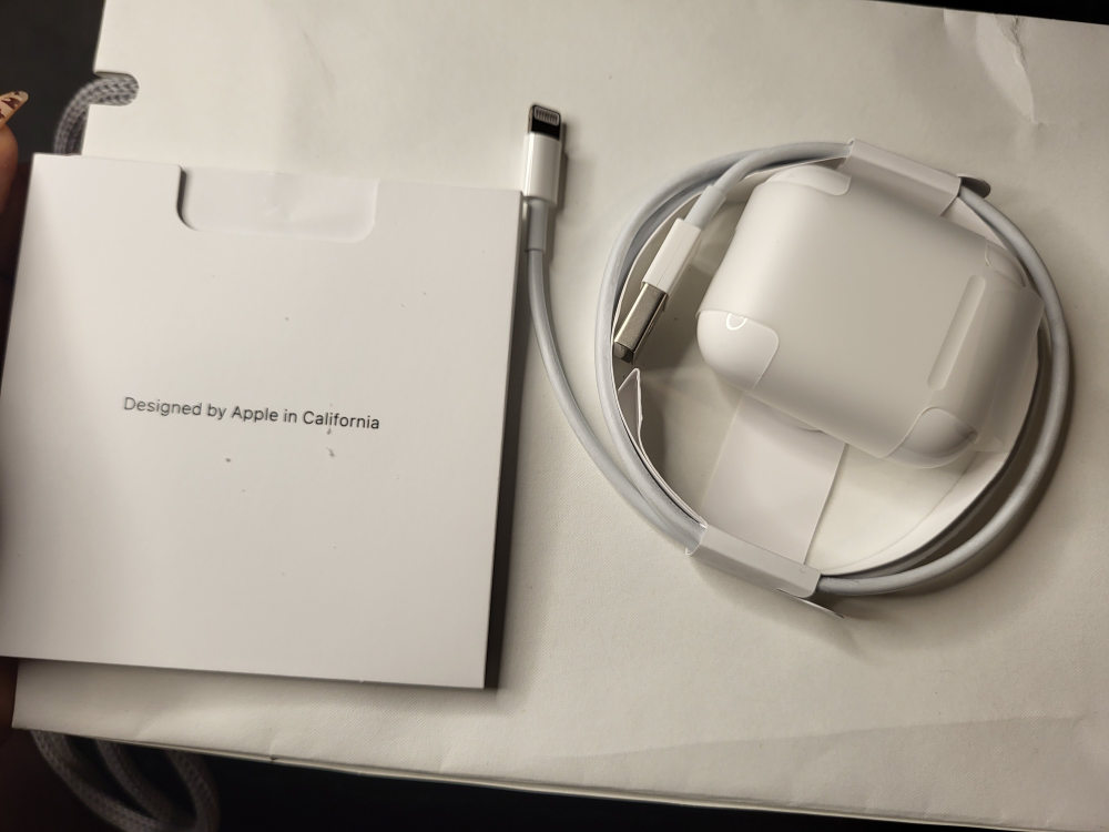Airpods 2nd Generation - photo 2