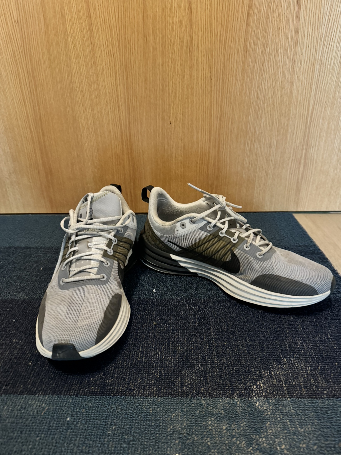 Nike Lunar Walking Shoe thumbnail