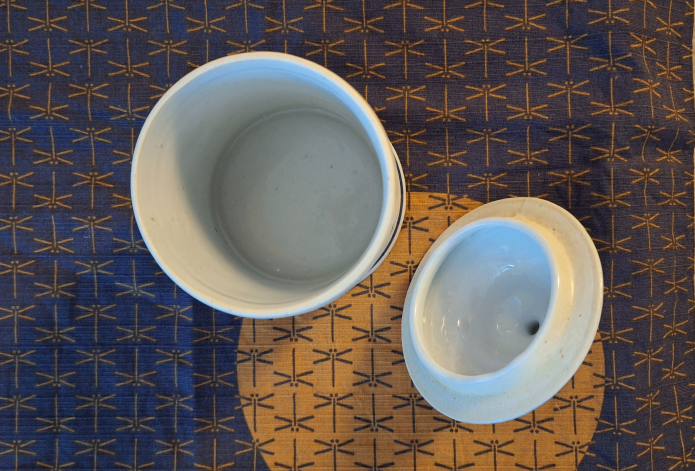 Small ceramic pot #freecycle image indicator(4)
