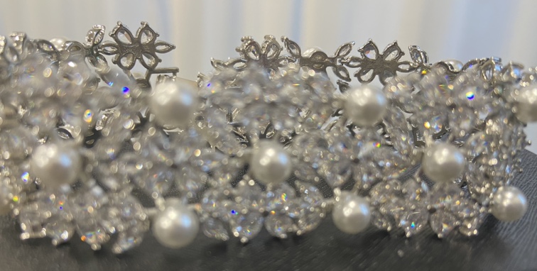 New white gold plated cubic zirconia bracelet image indicator(2)