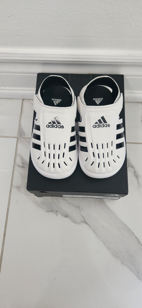 Adidas toddler  sandles - photo 2