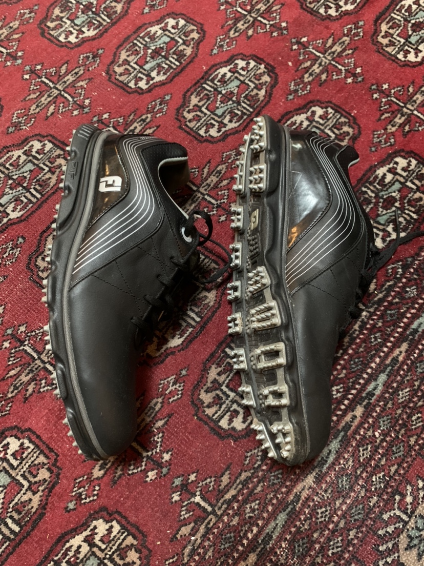 Golf shoe men’s 9.5 like new image indicator(2)
